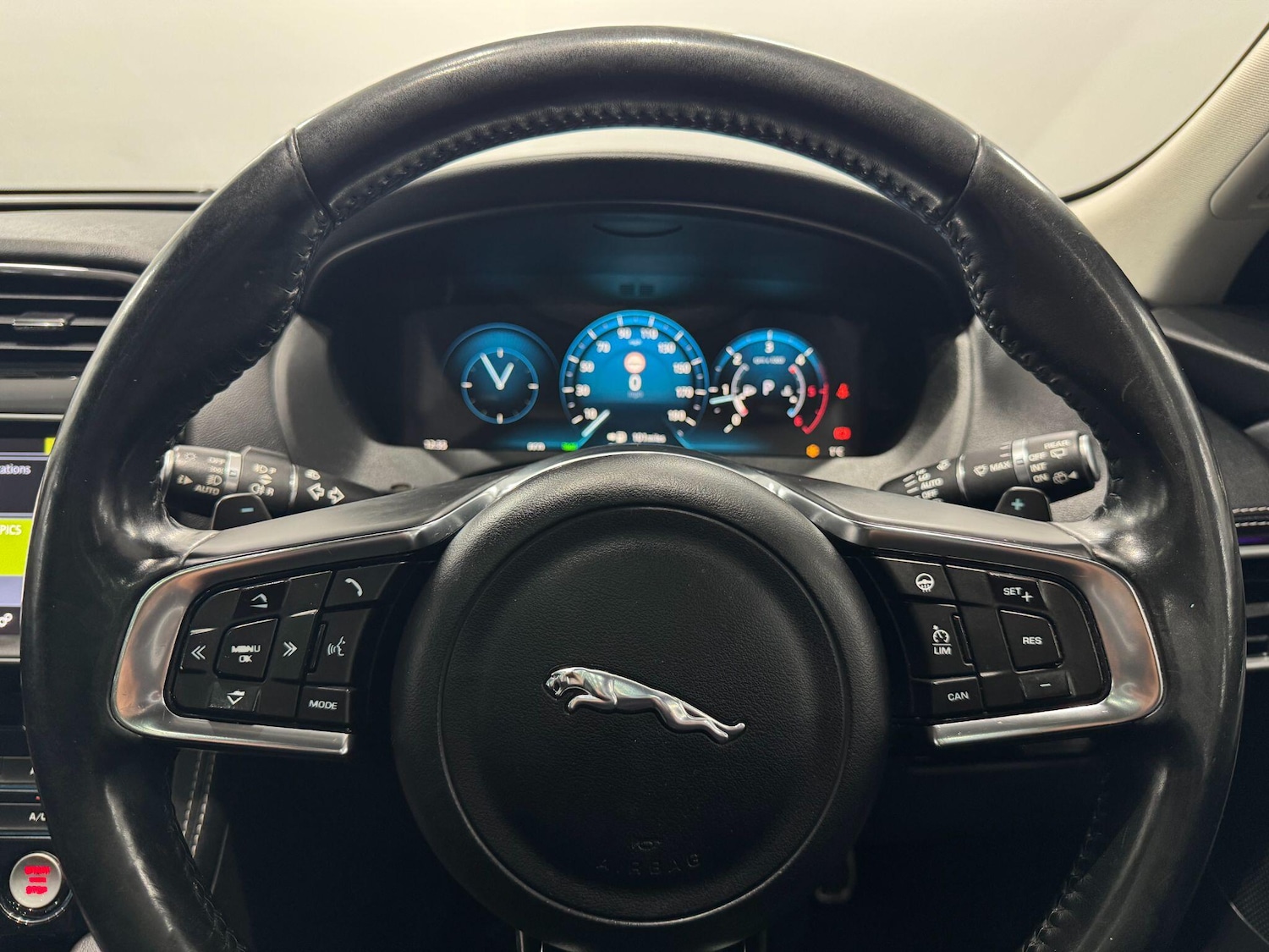 Used Jaguar F-Pace 2016 for sale - 77120778: Photo 56