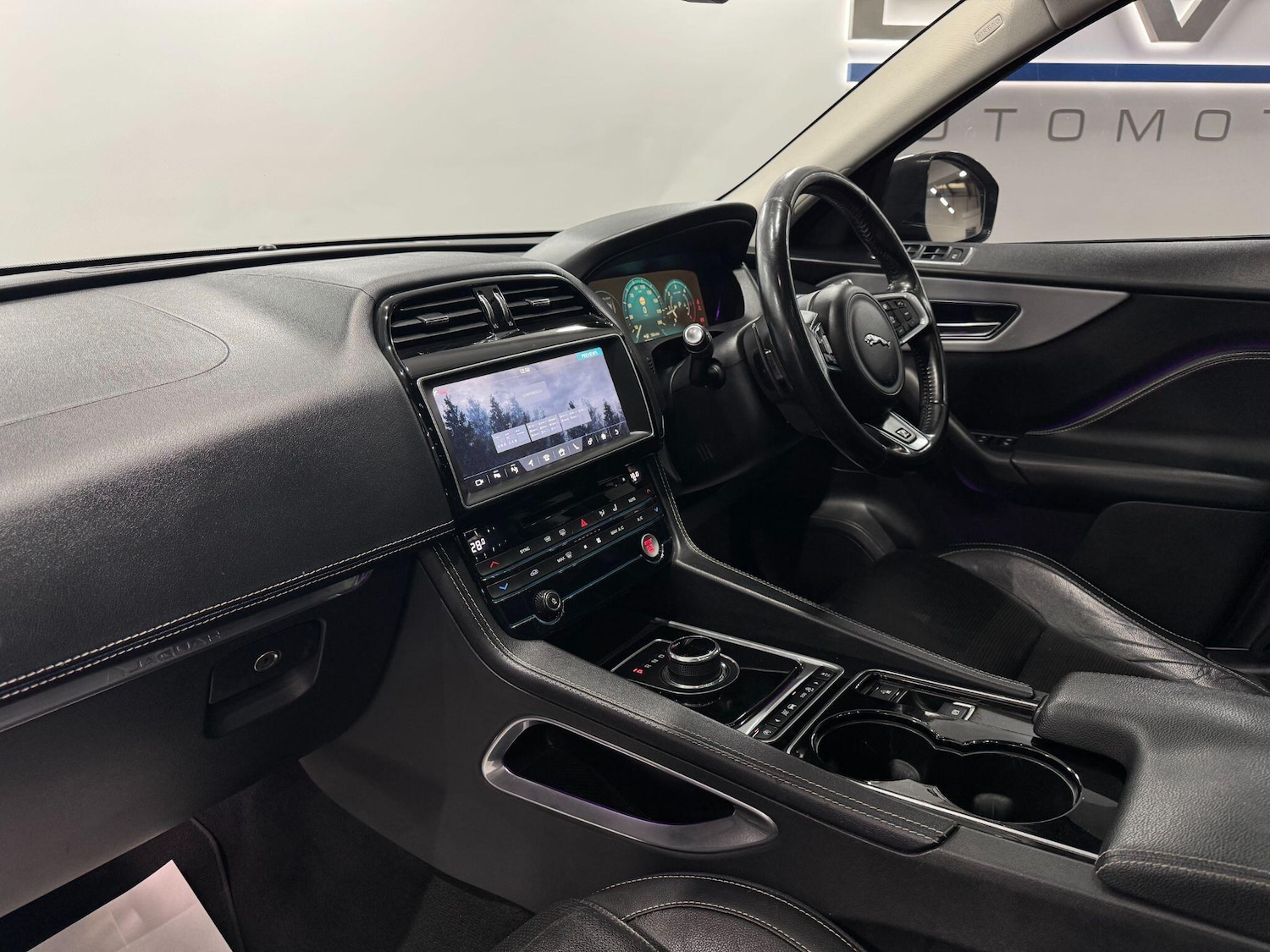 Used Jaguar F-Pace 2016 for sale - 77120778: Photo 58