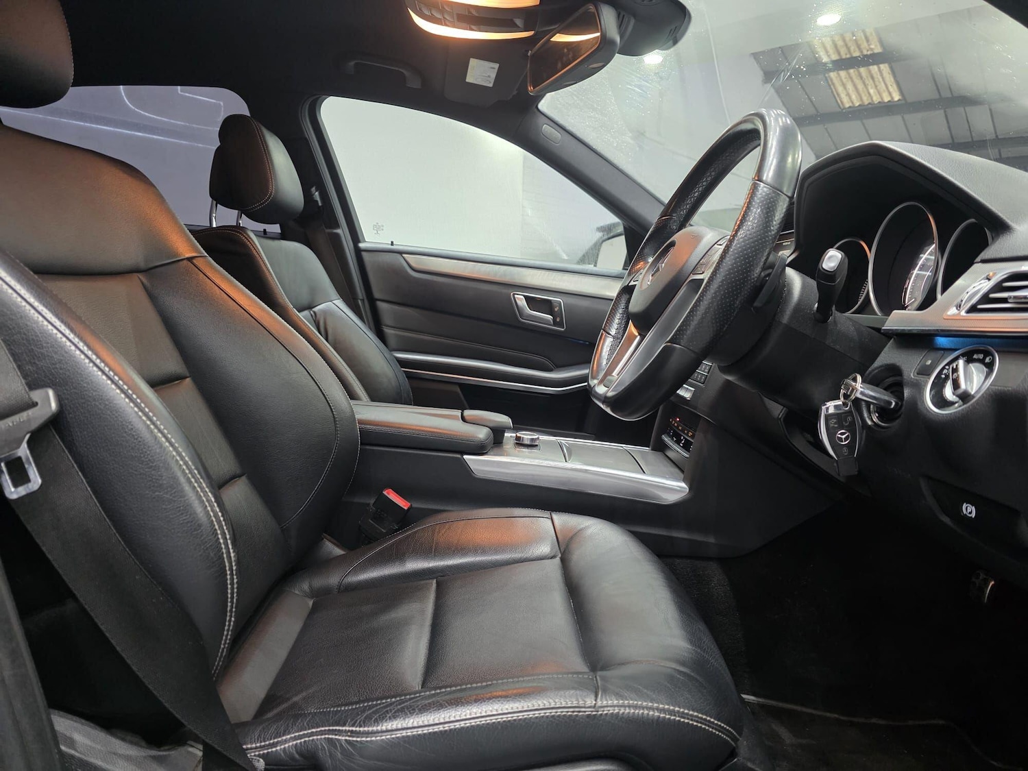 Used Mercedes-Benz E Class for sale - 77242327: Photo 3