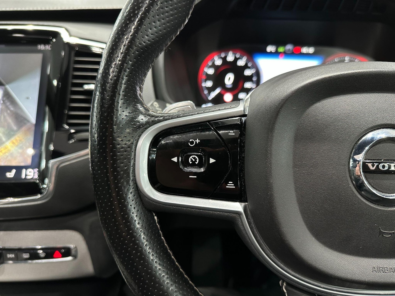 Used Volvo XC90 2018 for sale - 76658712: Photo 57