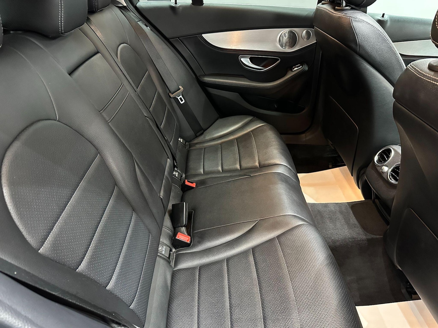 Used Mercedes-Benz C-Class 2015 for sale - 76108408: Photo 41