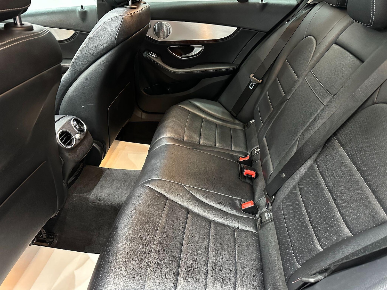 Used Mercedes-Benz C-Class 2015 for sale - 76108408: Photo 45