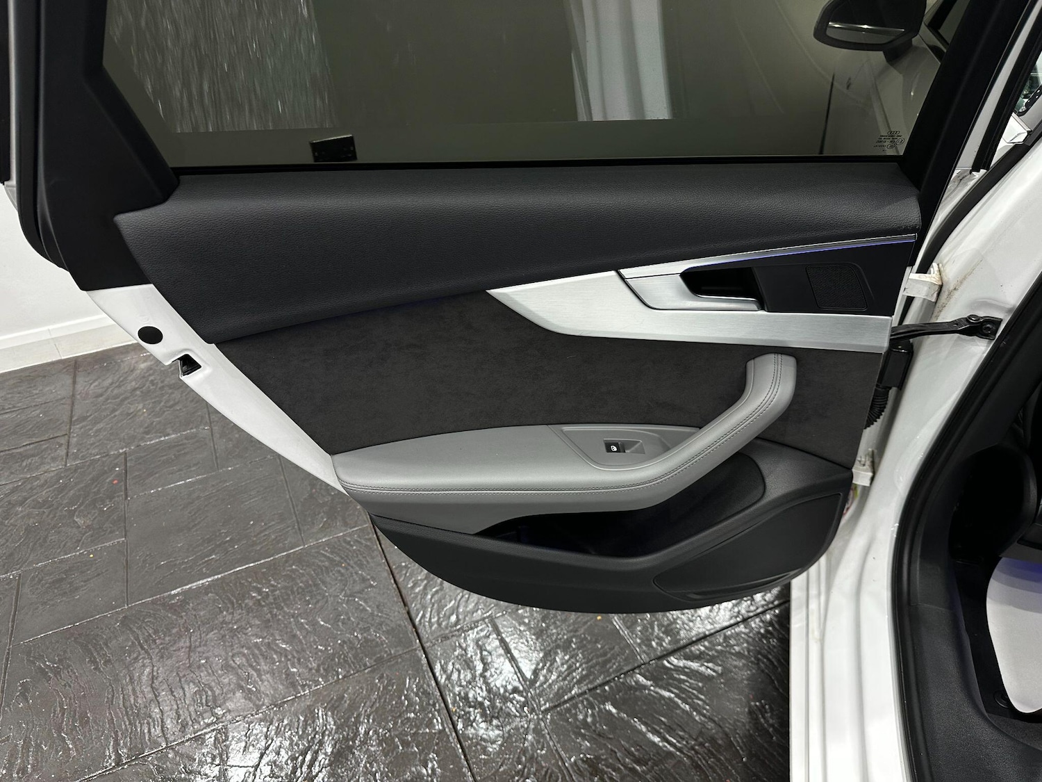 Used Audi A4 2018 for sale - 76832191: Photo 70