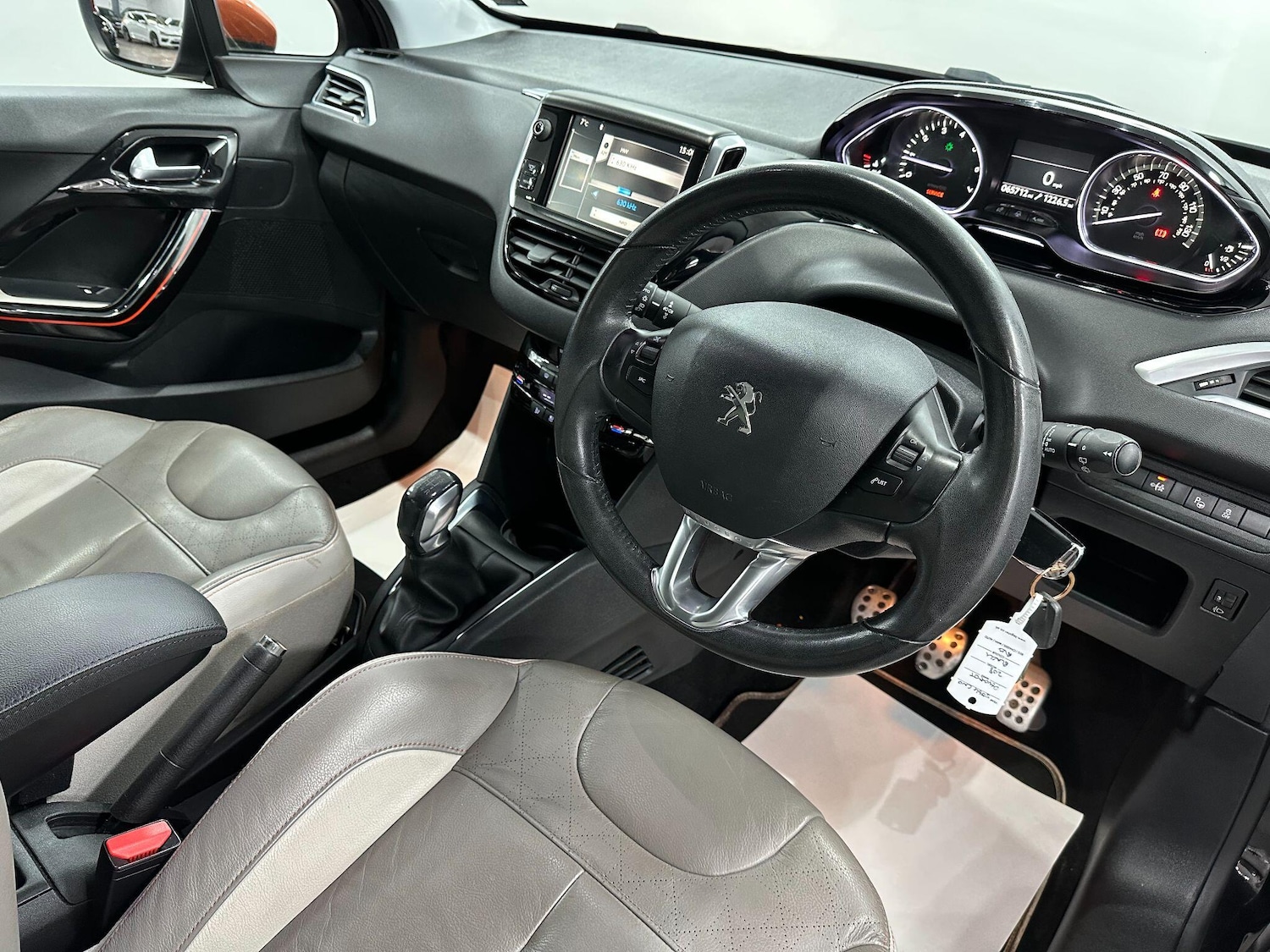 Used Peugeot 208 2014 for sale - 77066832: Photo 23