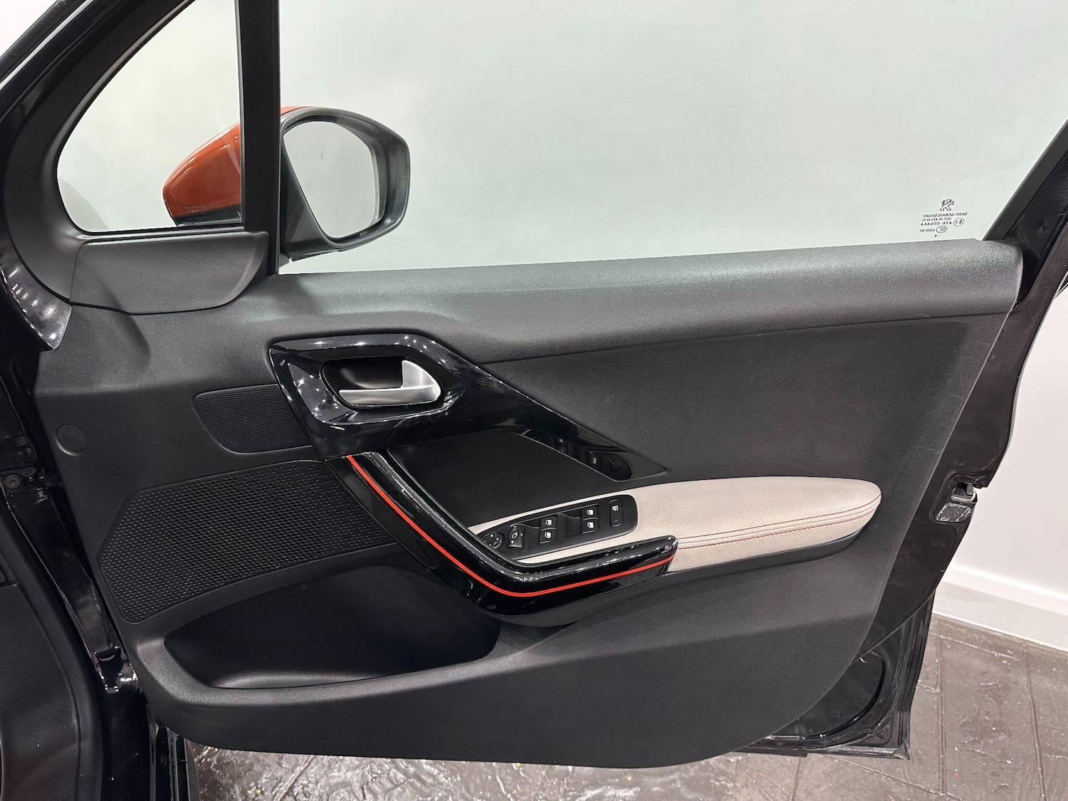 Used Peugeot 208 2014 for sale - 77066832: Photo 27