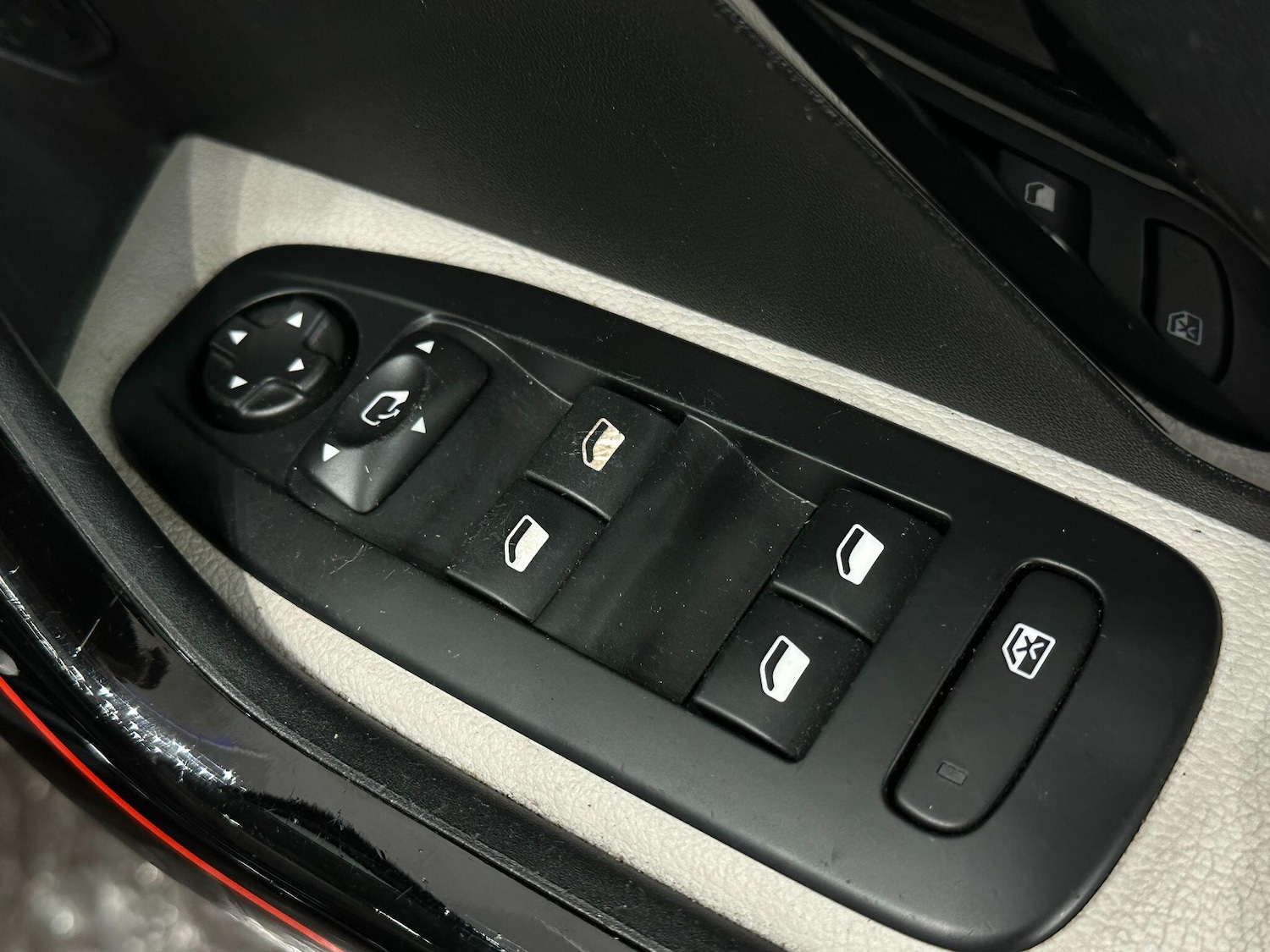 Used Peugeot 208 2014 for sale - 77066832: Photo 28