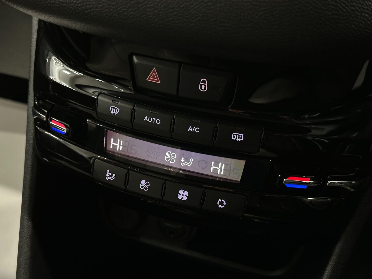 Used Peugeot 208 2014 for sale - 77066832: Photo 36