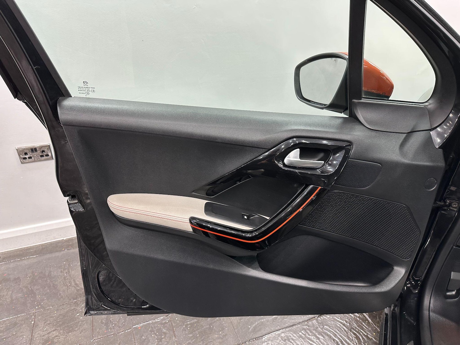 Used Peugeot 208 2014 for sale - 77066832: Photo 45