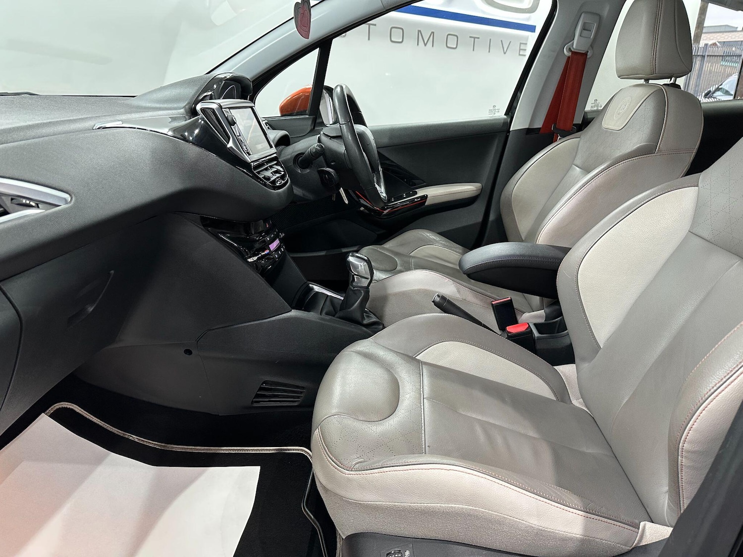 Used Peugeot 208 2014 for sale - 77066832: Photo 46