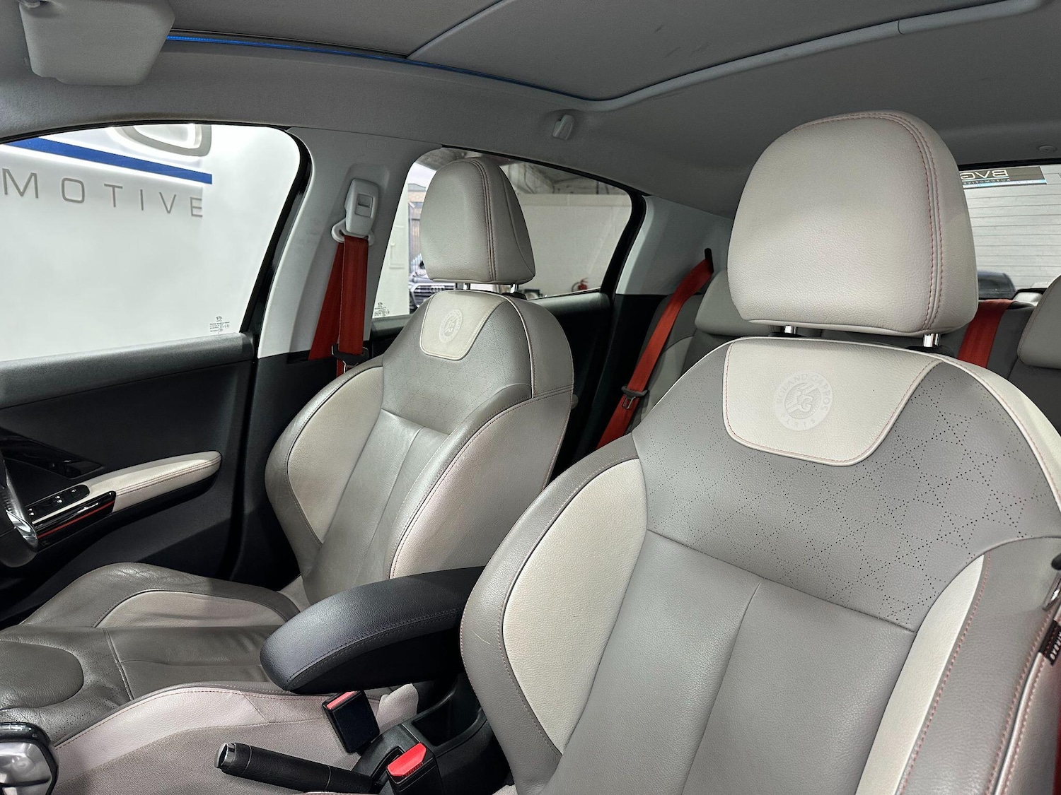 Used Peugeot 208 2014 for sale - 77066832: Photo 47