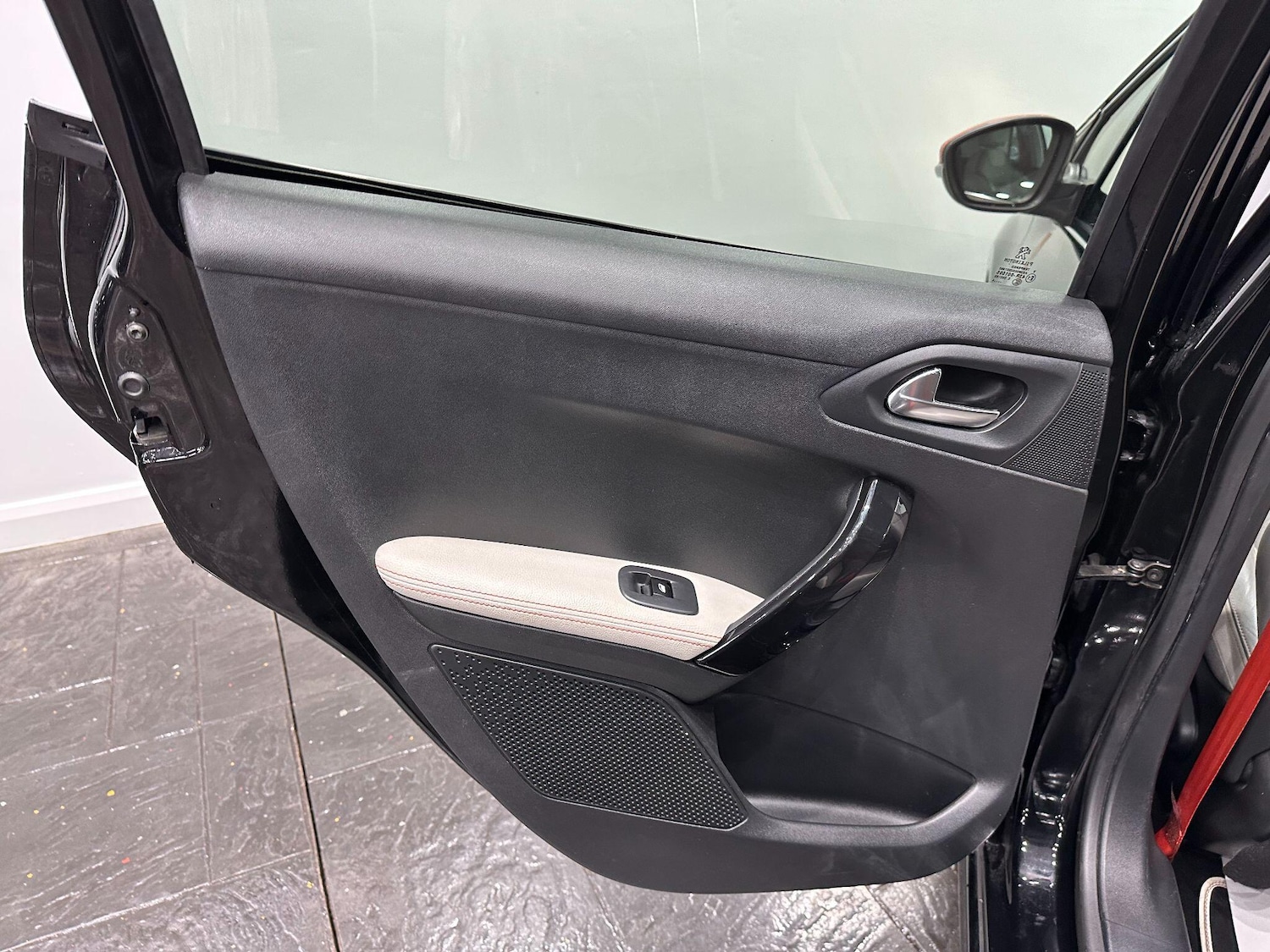 Used Peugeot 208 2014 for sale - 77066832: Photo 48