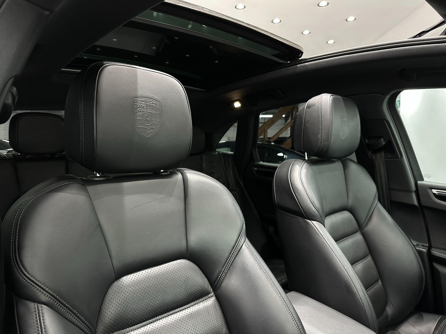 Used Porsche Macan 2018 for sale - 76765781: Photo 36