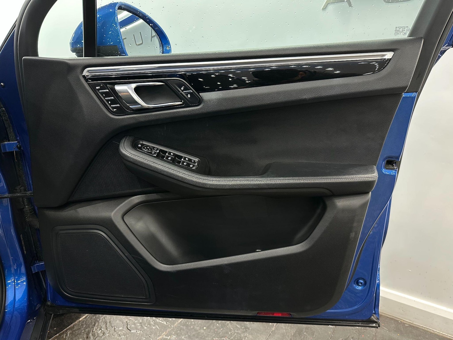 Used Porsche Macan 2016 for sale - 76801846: Photo 27