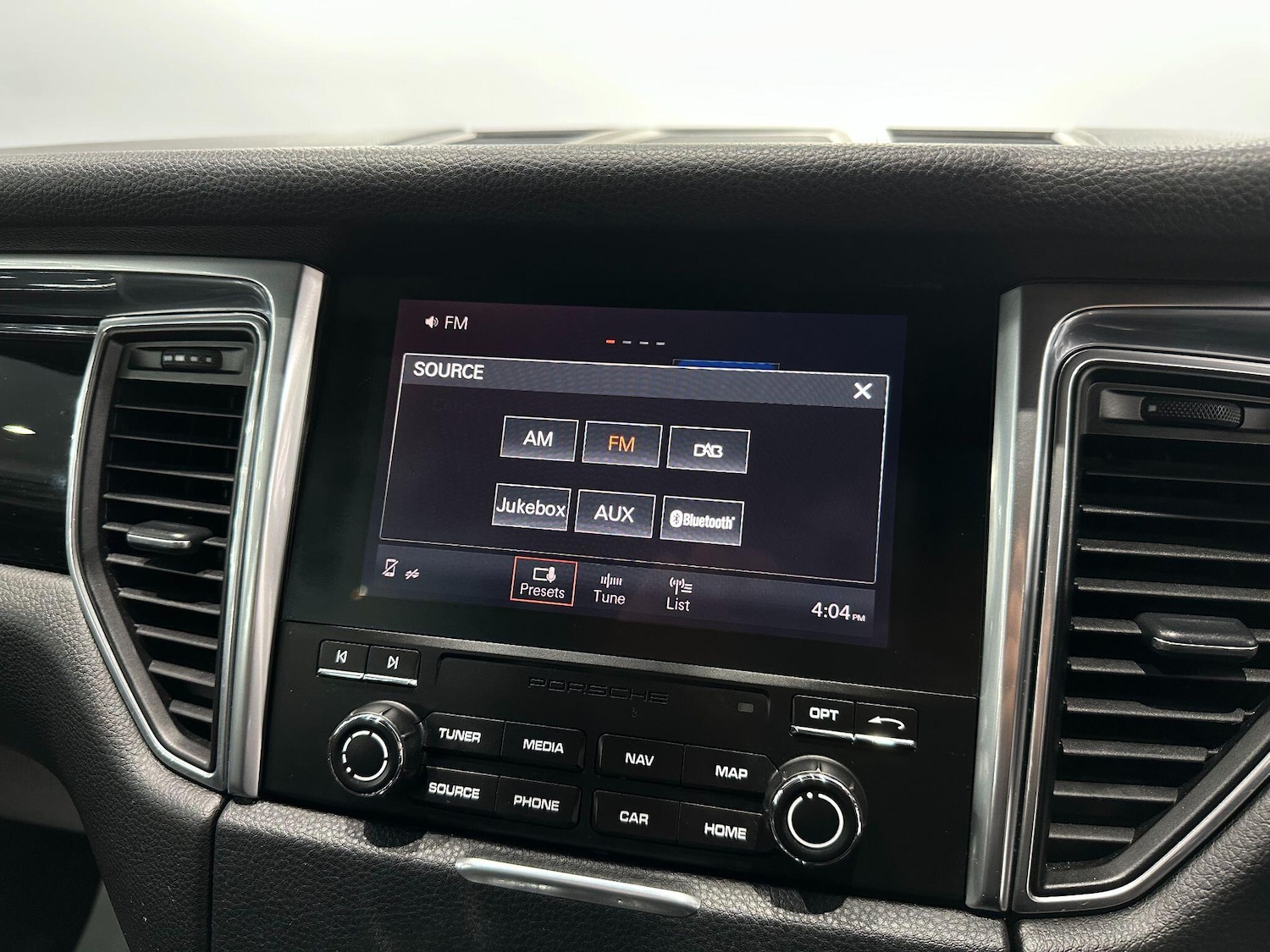 Used Porsche Macan 2016 for sale - 76801846: Photo 34