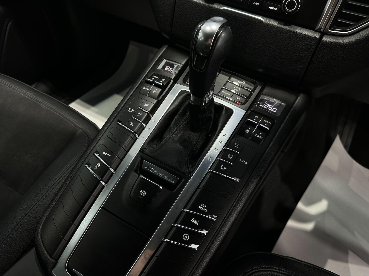 Used Porsche Macan 2016 for sale - 76801846: Photo 38