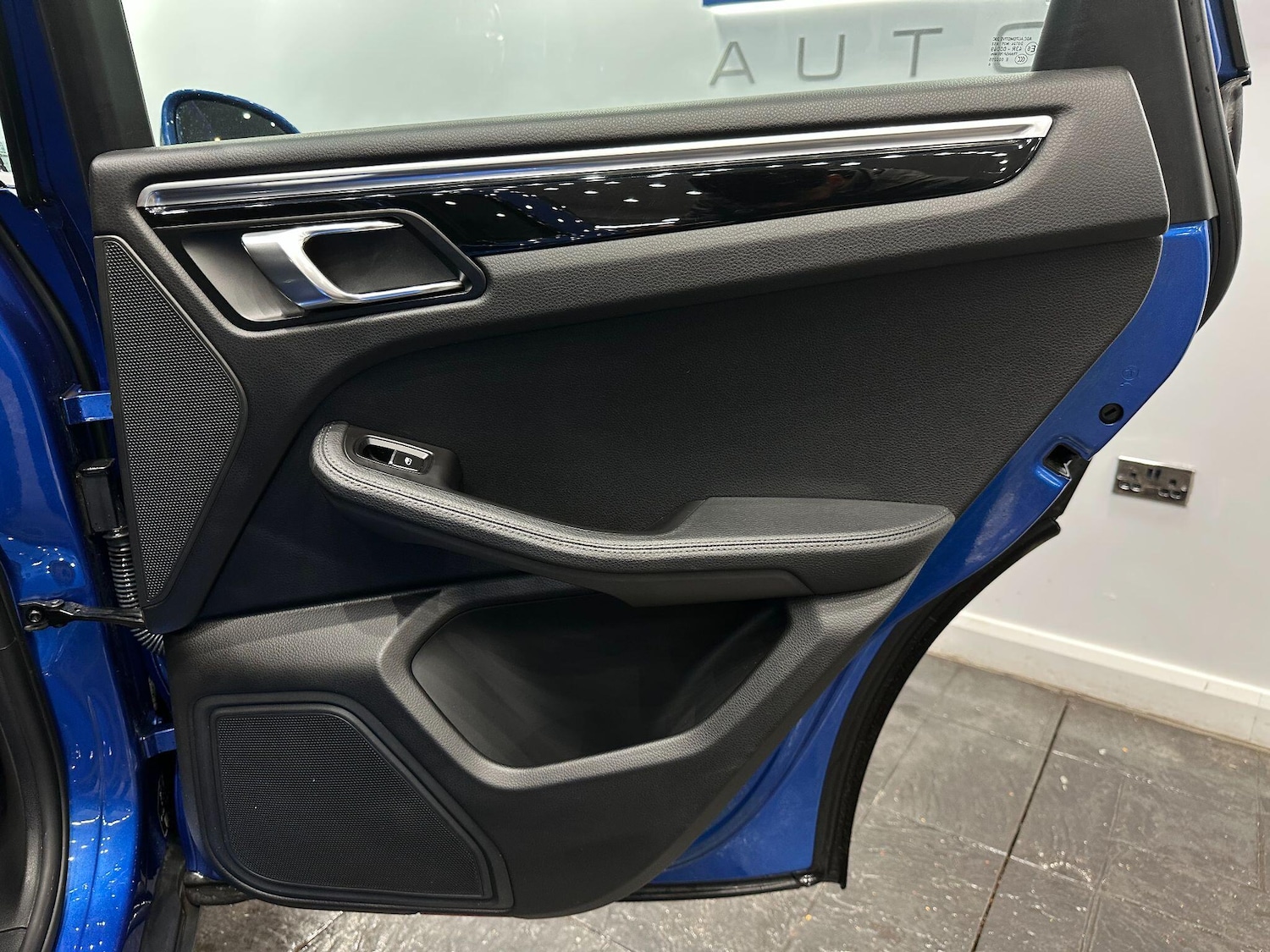 Used Porsche Macan 2016 for sale - 76801846: Photo 43