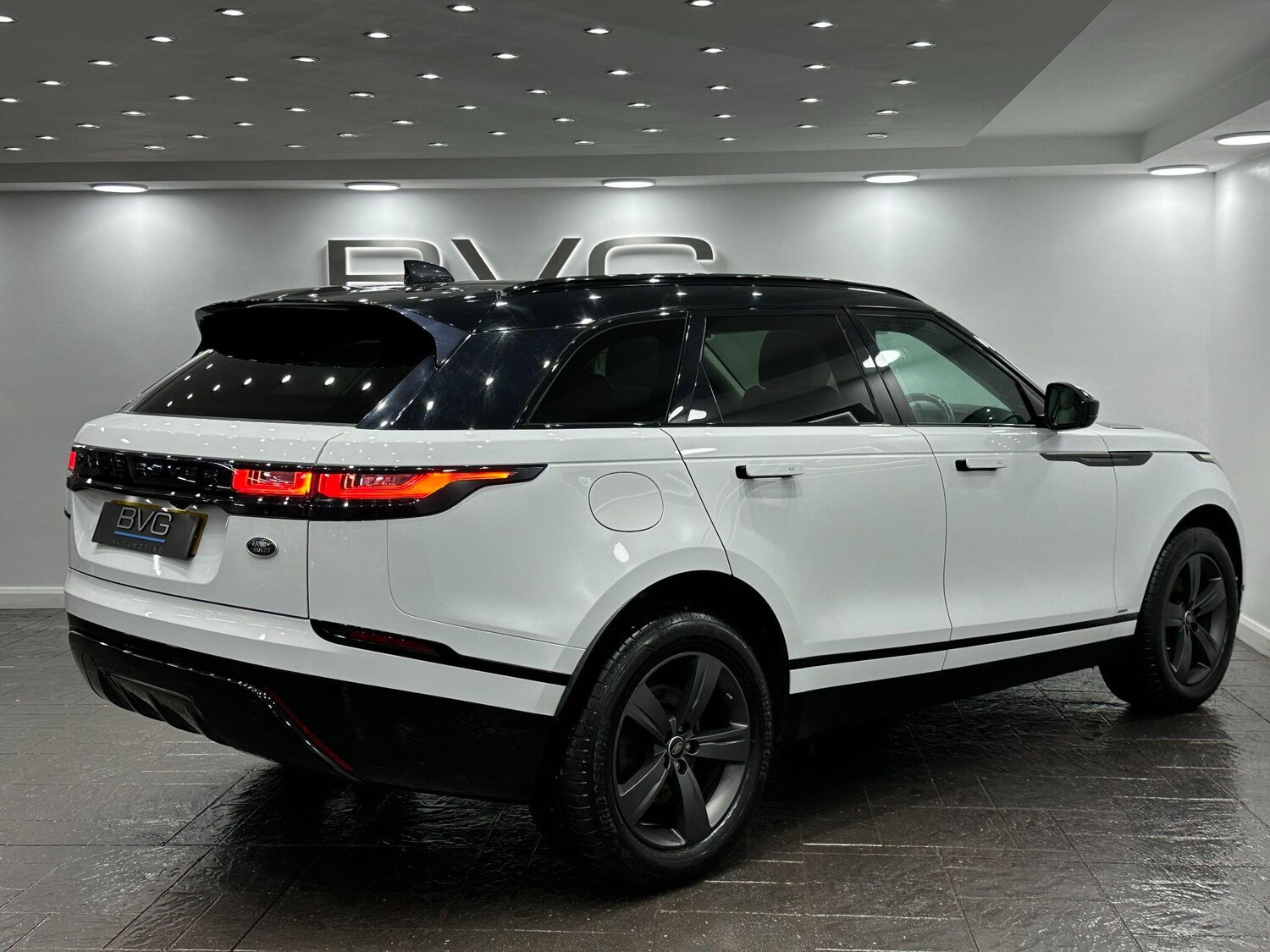 Used Land Rover Range Rover Velar 2019 for sale - 76976680: Photo 11