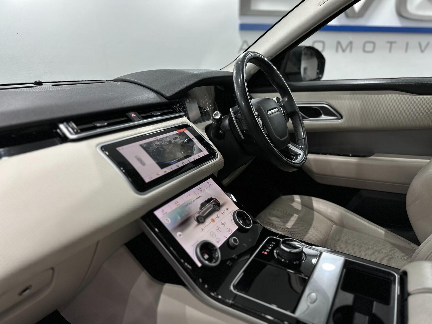 Used Land Rover Range Rover Velar 2019 for sale - 76976680: Photo 53
