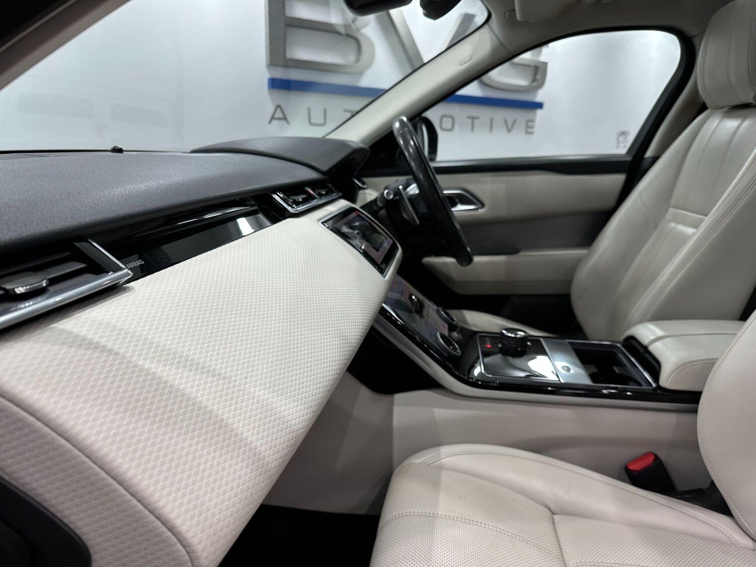 Used Land Rover Range Rover Velar 2019 for sale - 76976680: Photo 54