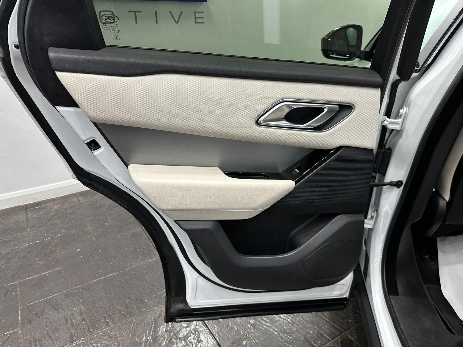 Used Land Rover Range Rover Velar 2019 for sale - 76976680: Photo 56