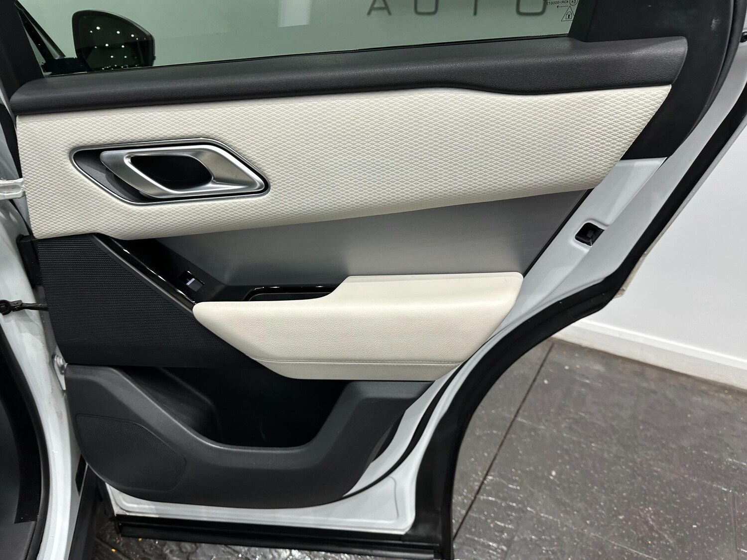 Used Land Rover Range Rover Velar 2019 for sale - 76976680: Photo 60