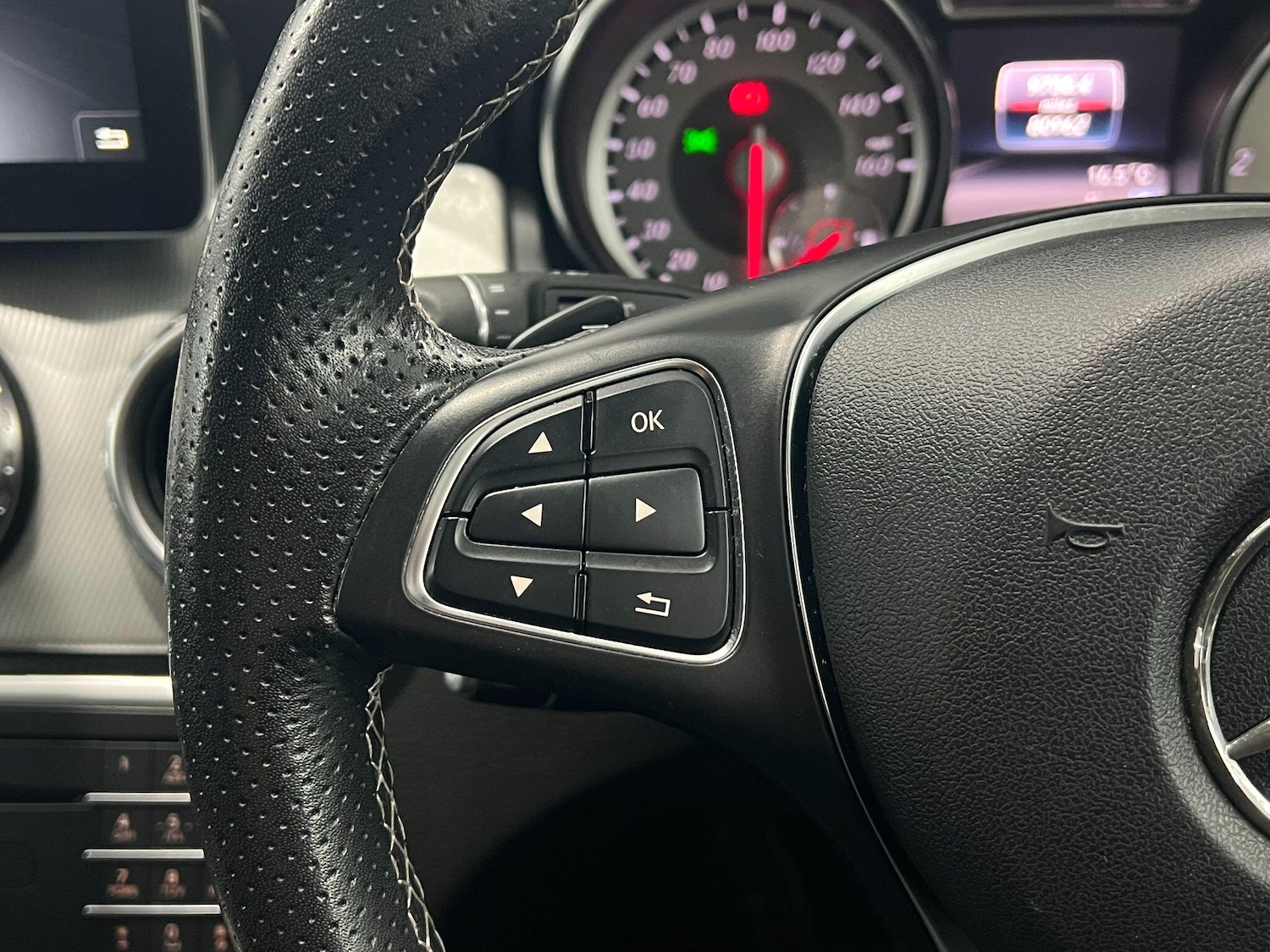 Used Mercedes-Benz GLA 2017 for sale - 76201180: Photo 49