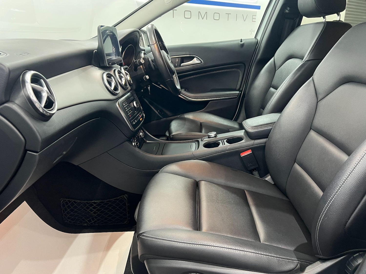 Used Mercedes-Benz GLA 2017 for sale - 76201180: Photo 55