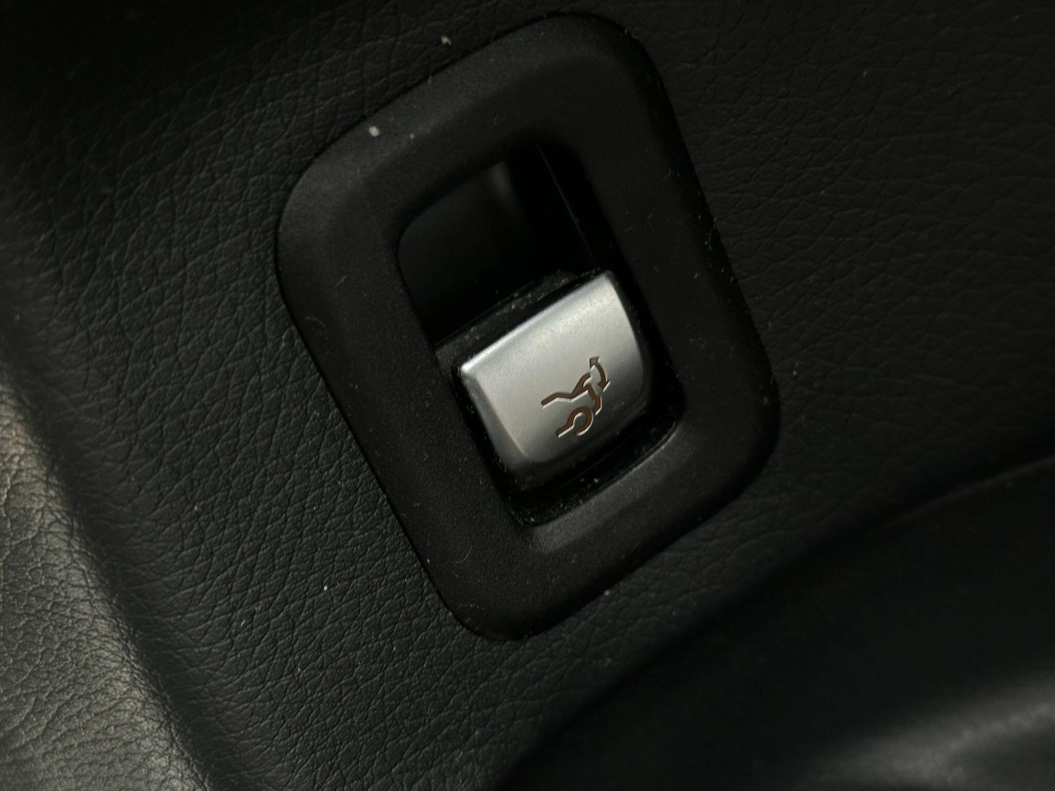 Used Mercedes-Benz GLC 2018 for sale - 76898297: Photo 29