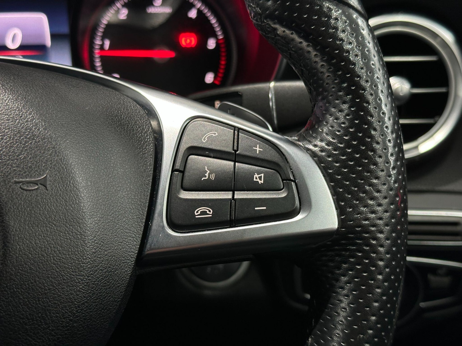 Used Mercedes-Benz GLC 2018 for sale - 76898297: Photo 45