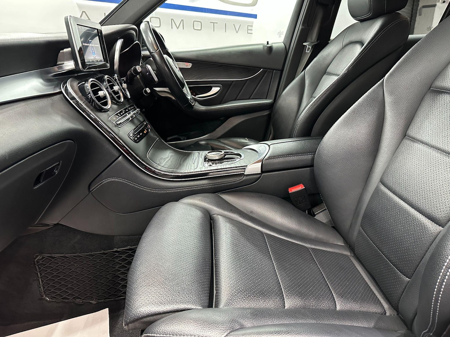 Used Mercedes-Benz GLC 2018 for sale - 76898297: Photo 51