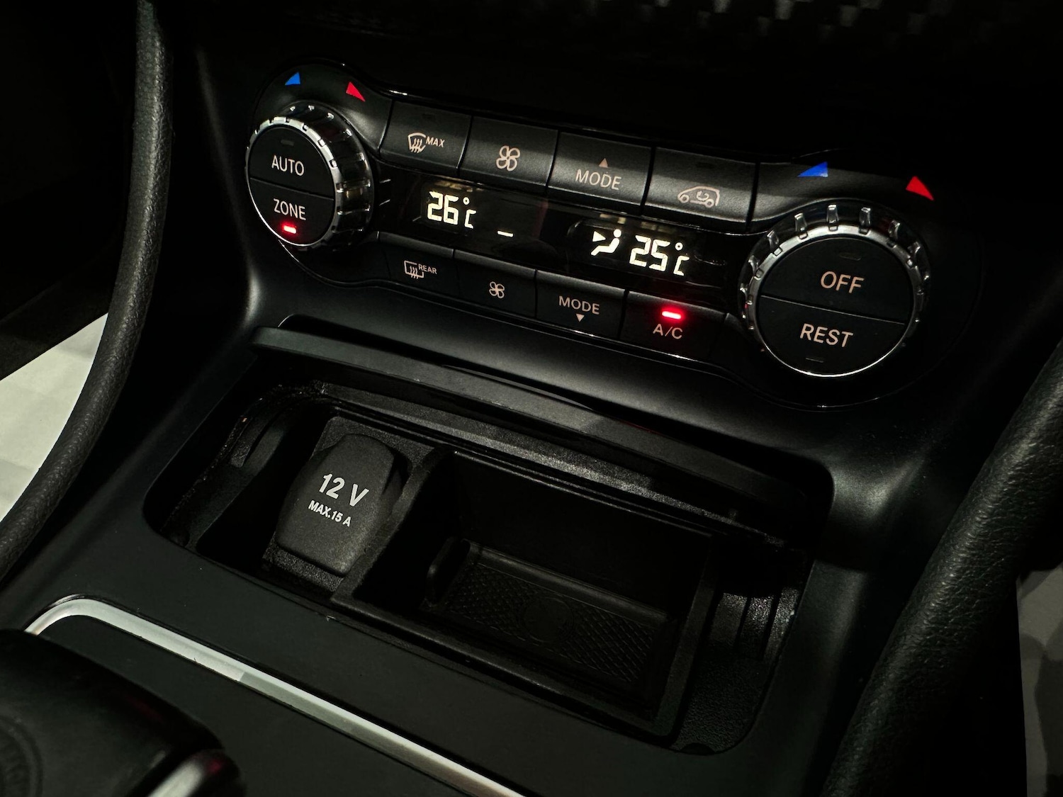 Used Mercedes-Benz A-Class 2015 for sale - 76549876: Photo 36