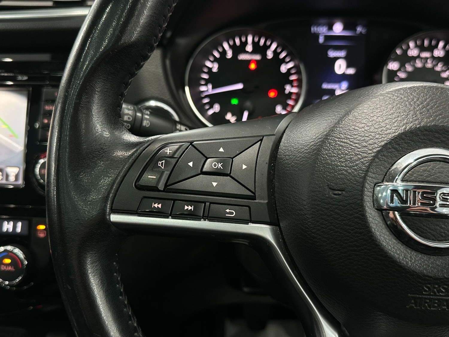 Used Nissan Qashqai 2017 for sale - 76667019: Photo 44