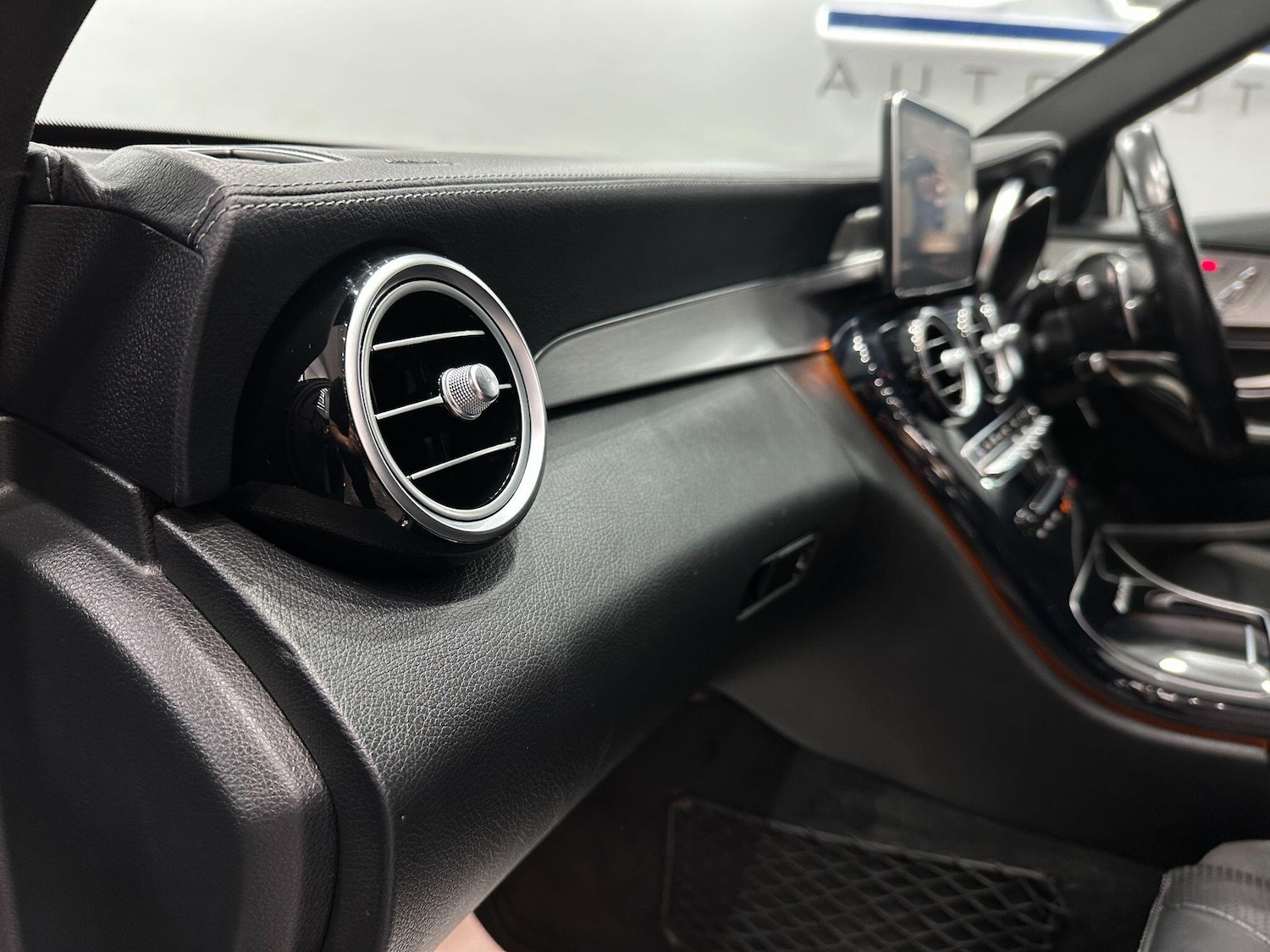 Used Mercedes-Benz C Class 2018 for sale - 76512023: Photo 60