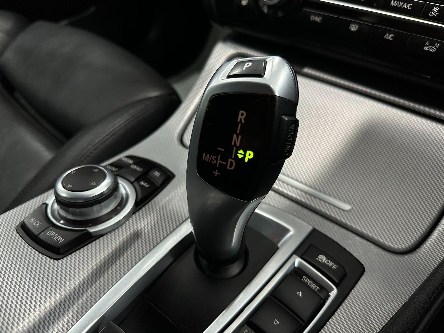 Used BMW 5 Series 2017 for sale - 76702317: Photo 45