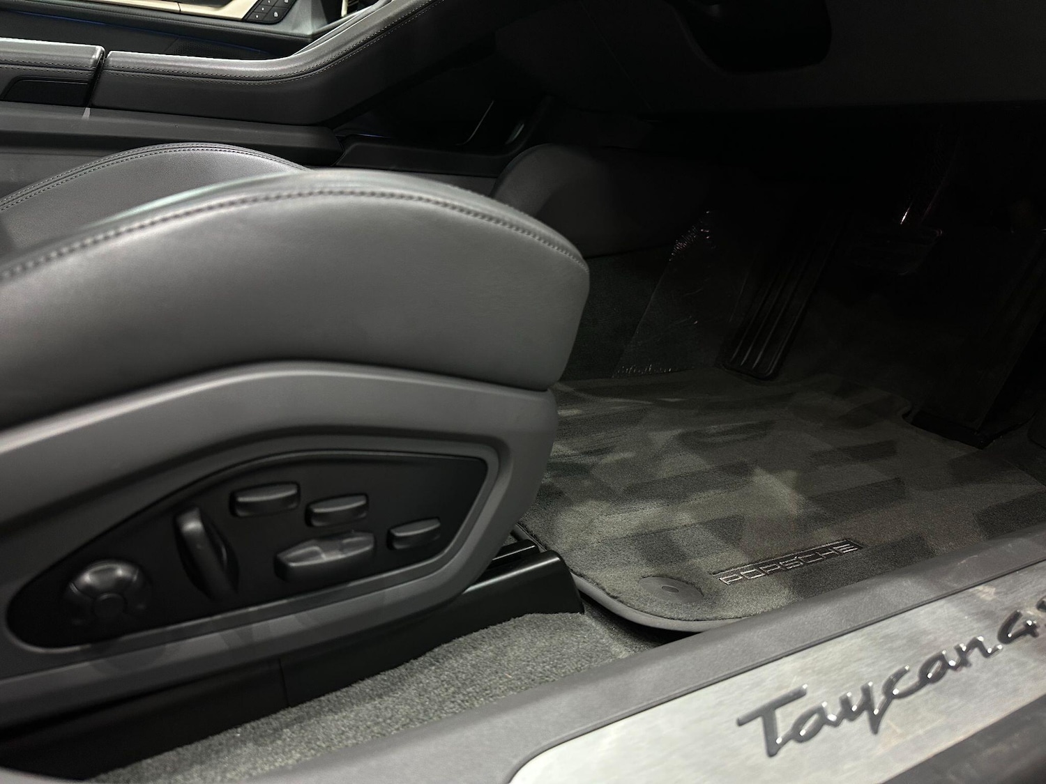 Used Porsche Taycan 2021 for sale - 76424416: Photo 33