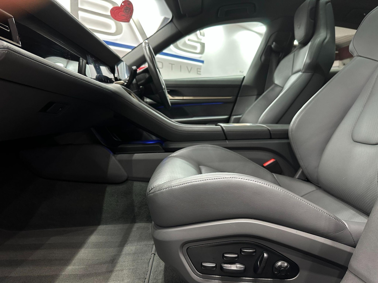 Used Porsche Taycan 2021 for sale - 76424416: Photo 82