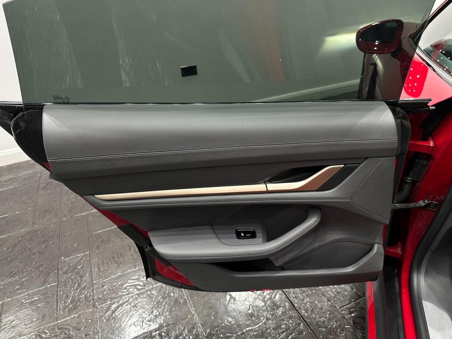 Used Porsche Taycan 2021 for sale - 76424416: Photo 84