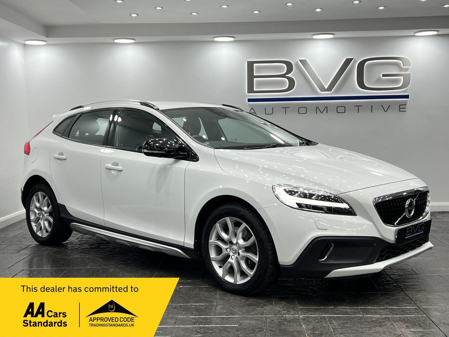 Used Volvo V40 2017 for sale - 76136957: Photo 1