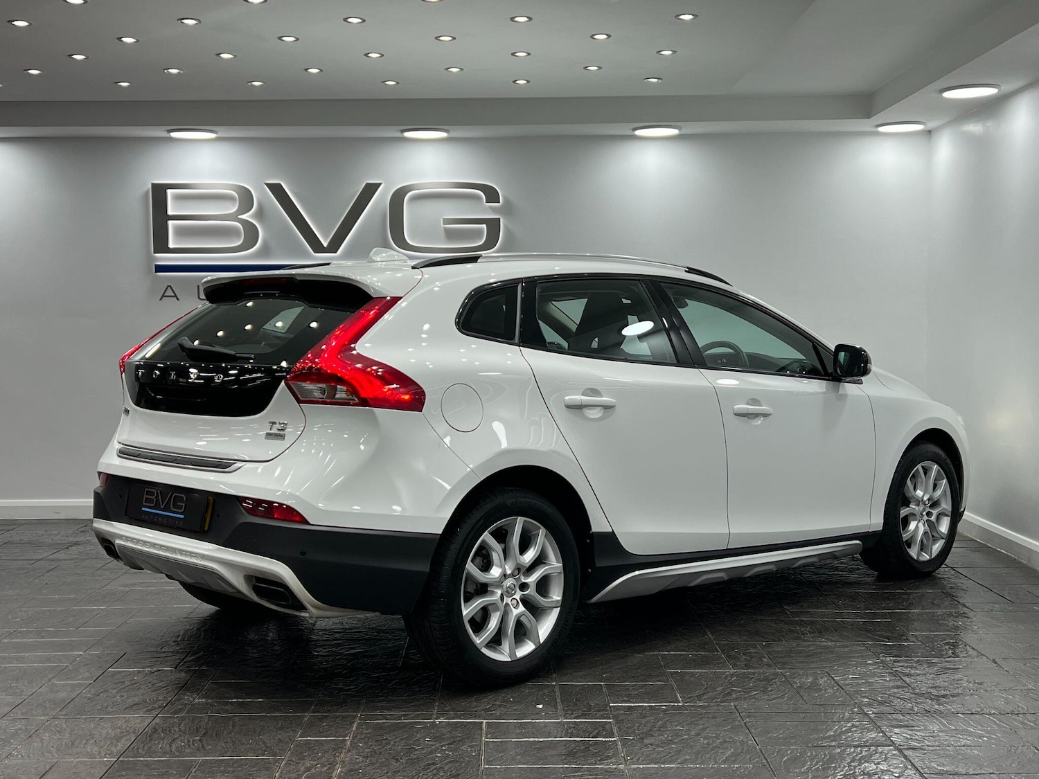 Used Volvo V40 2017 for sale - 76136957: Photo 12