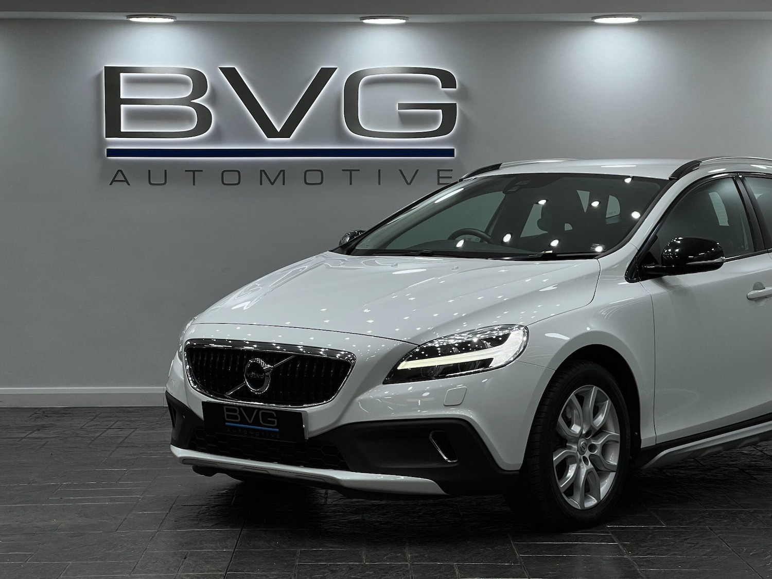 Used Volvo V40 2017 for sale - 76136957: Photo 14
