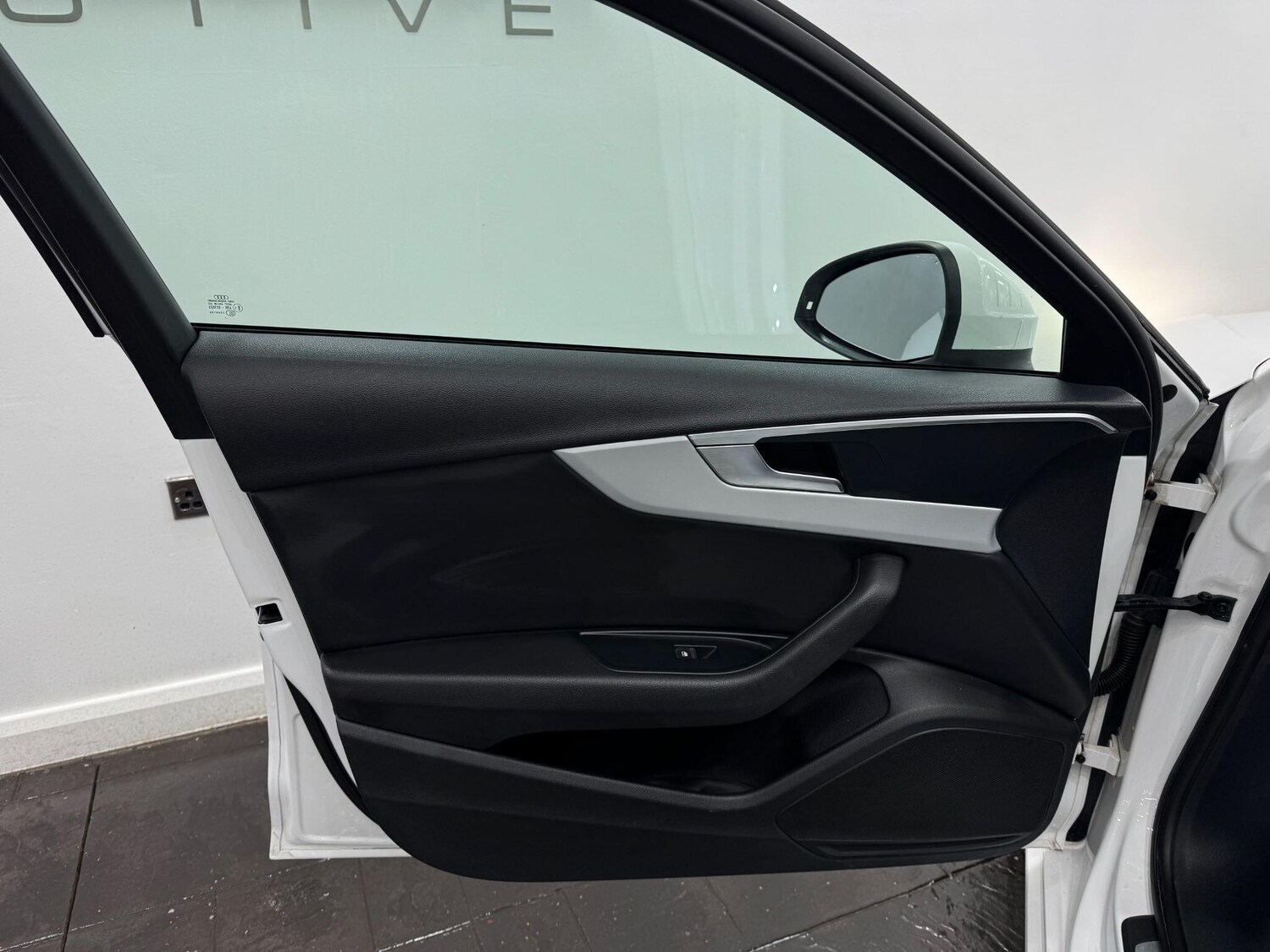 Used Audi A4 Avant for sale - 77723840: Photo 46