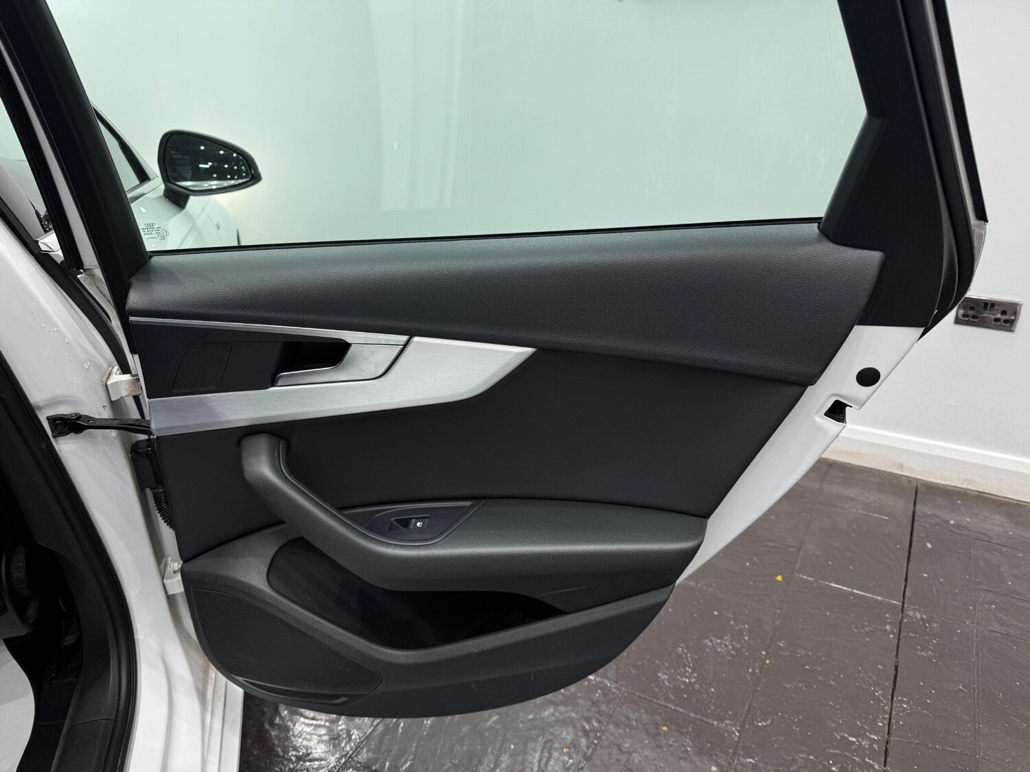 Used Audi A4 Avant for sale - 77723840: Photo 53