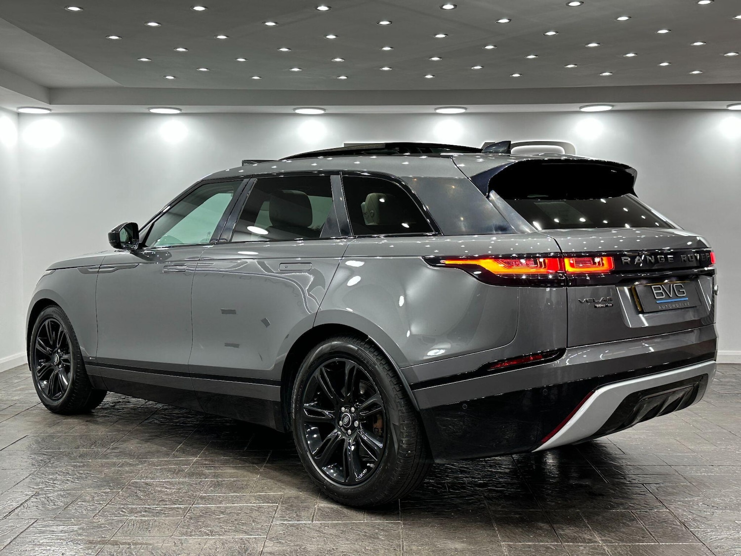 Used Land Rover Range Rover Velar 2017 for sale - 76657863: Photo 10