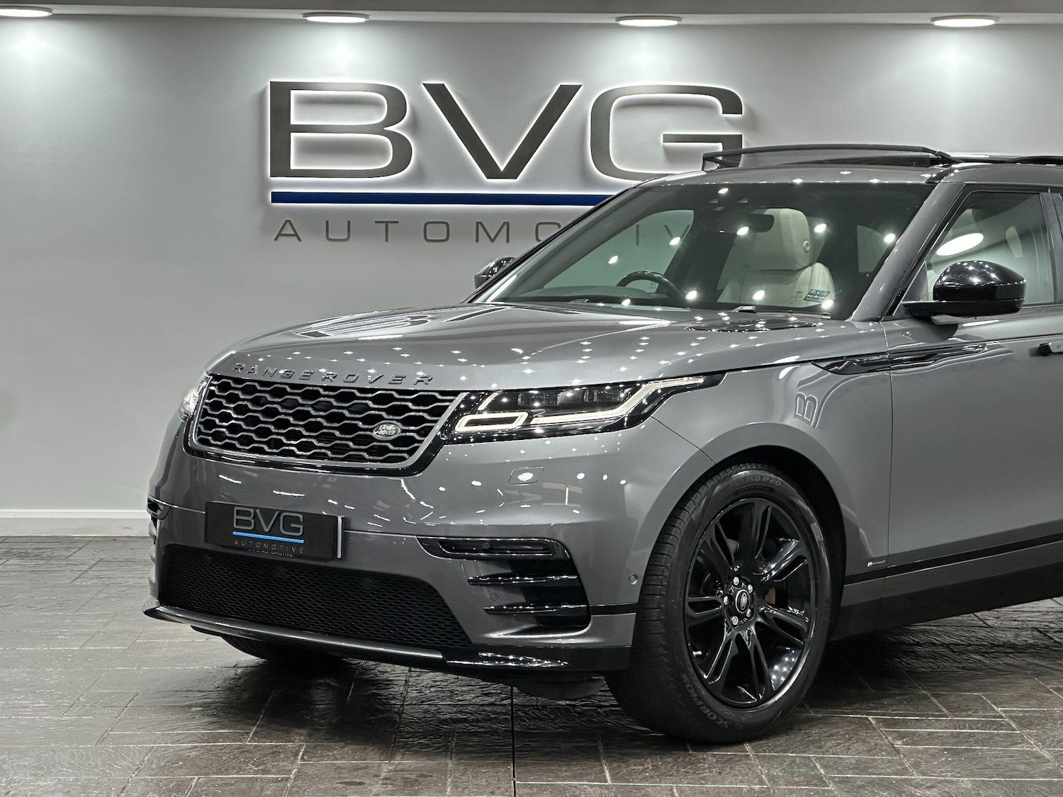 Used Land Rover Range Rover Velar 2017 for sale - 76657863: Photo 14