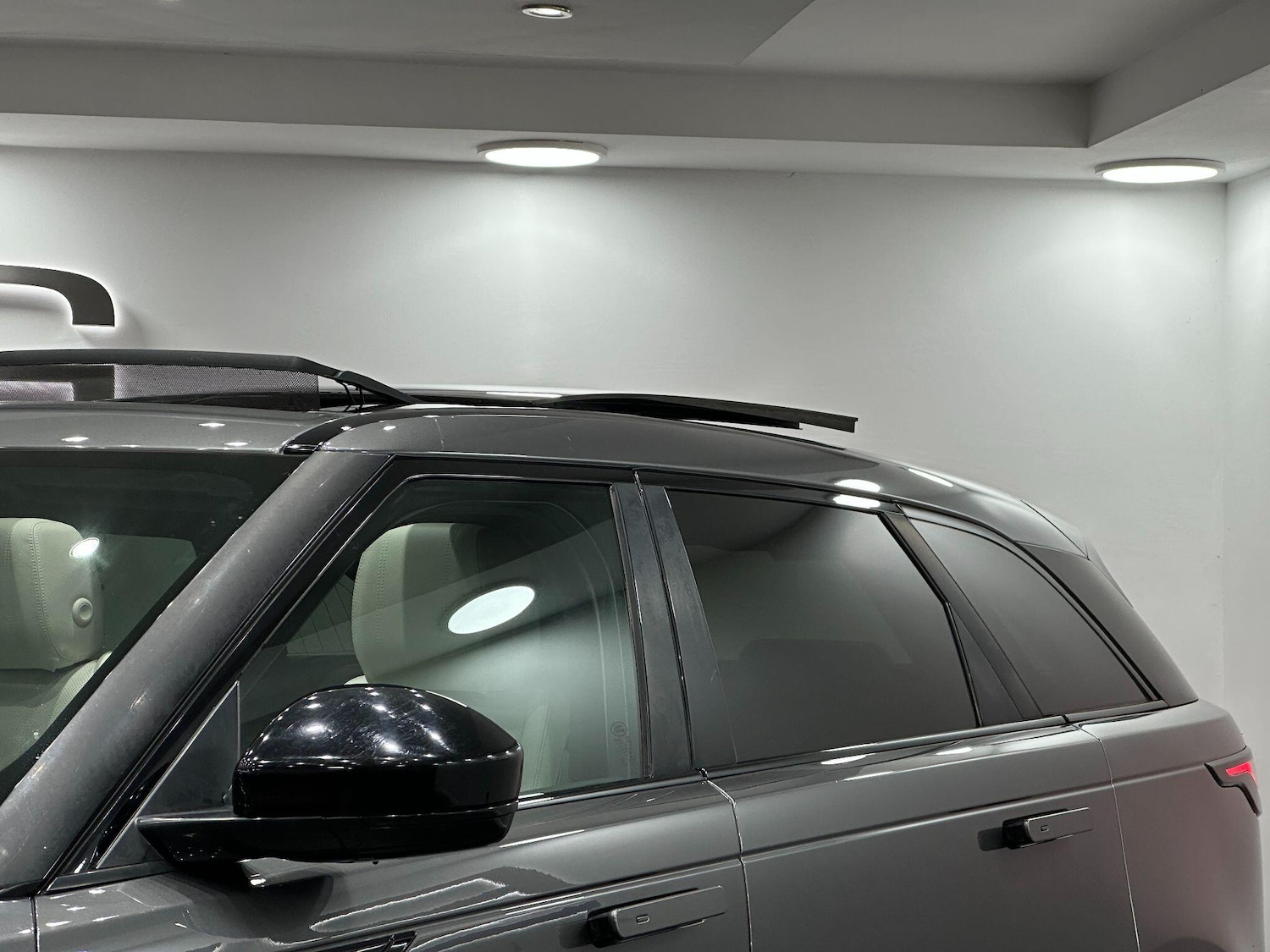 Used Land Rover Range Rover Velar 2017 for sale - 76657863: Photo 17