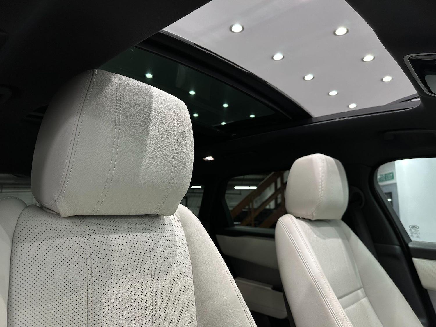 Used Land Rover Range Rover Velar 2017 for sale - 76657863: Photo 25