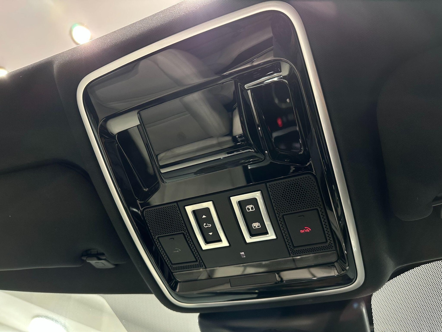 Used Land Rover Range Rover Velar 2017 for sale - 76657863: Photo 34