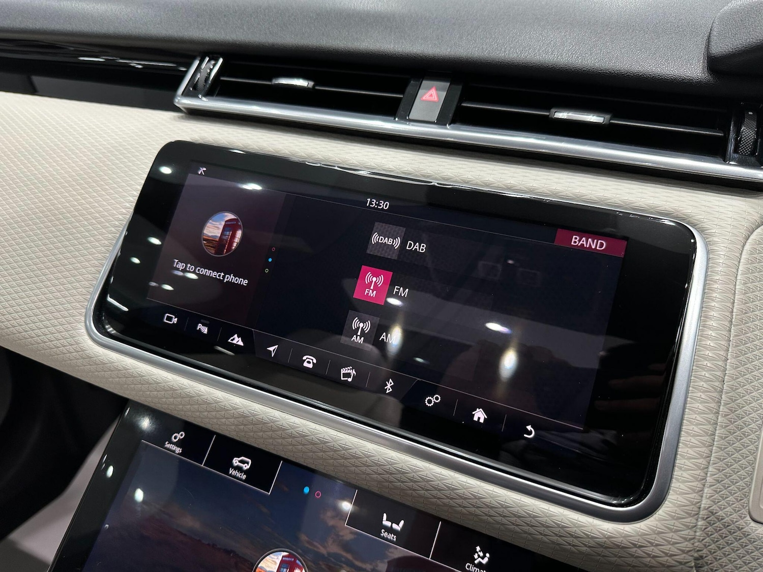 Used Land Rover Range Rover Velar 2017 for sale - 76657863: Photo 38