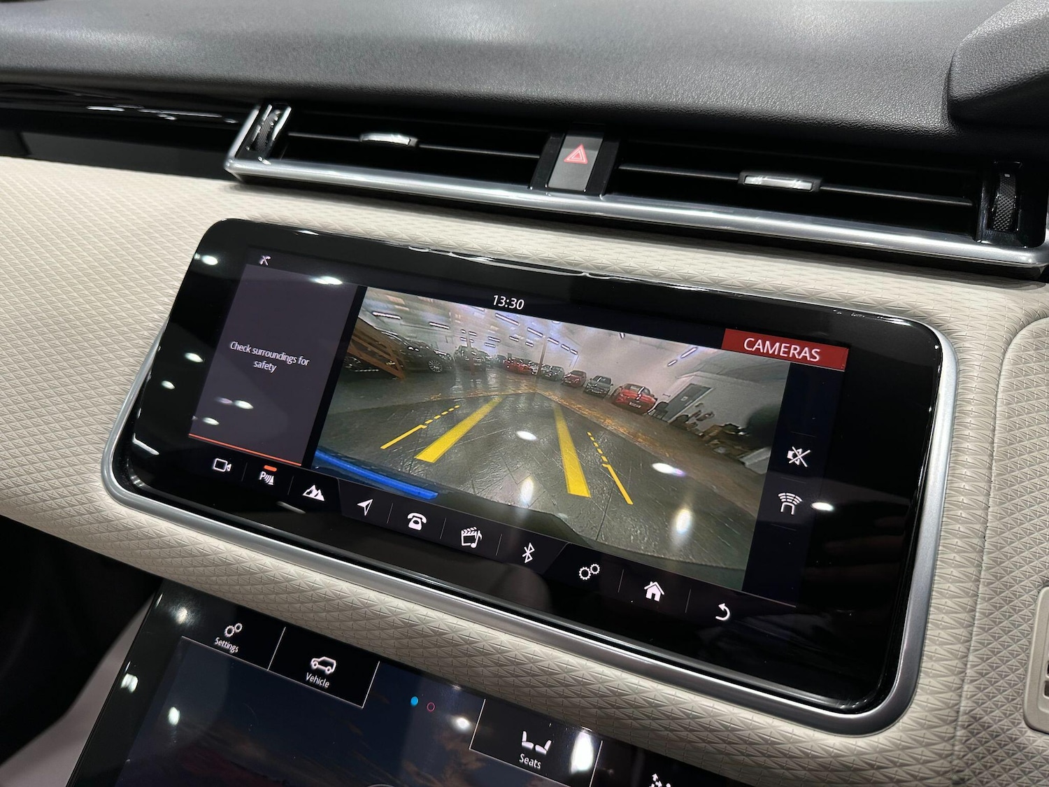 Used Land Rover Range Rover Velar 2017 for sale - 76657863: Photo 40