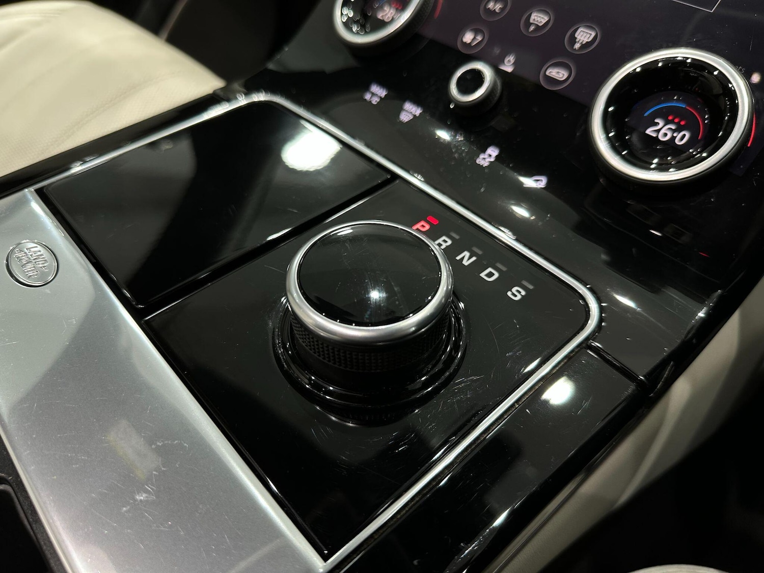 Used Land Rover Range Rover Velar 2017 for sale - 76657863: Photo 45